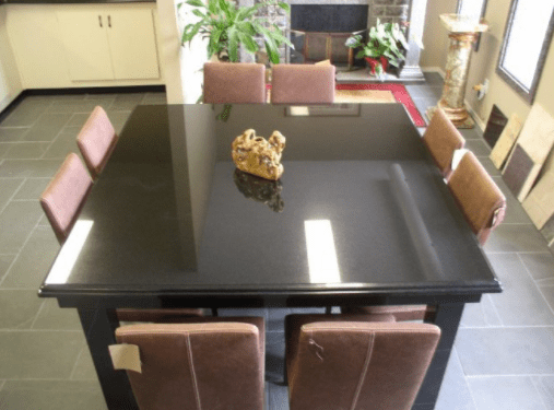 7 Important Tips for Hosting Thanksgiving Dinner on Granite Countertops