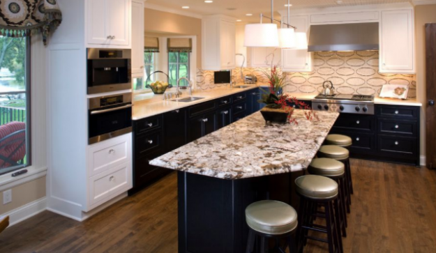 A Guide to Mixing Granite Colors As Two-Tone Kitchen